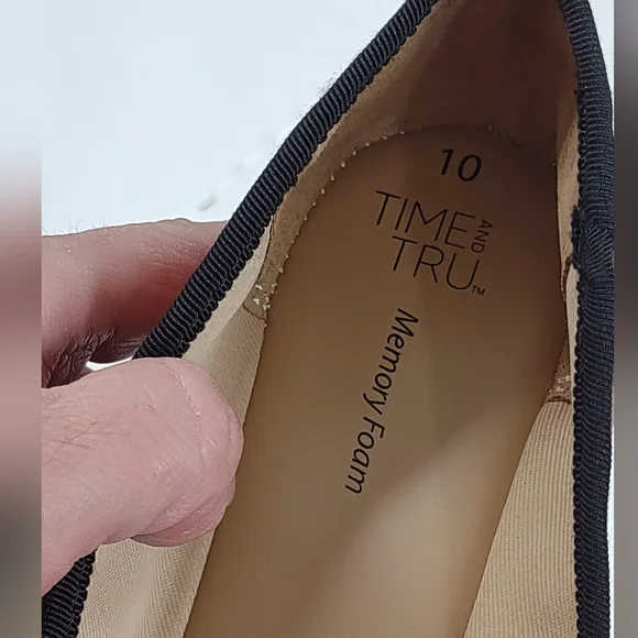 Time and Tru Leopard Print Flats with Black Trim - Picture 4 of 5